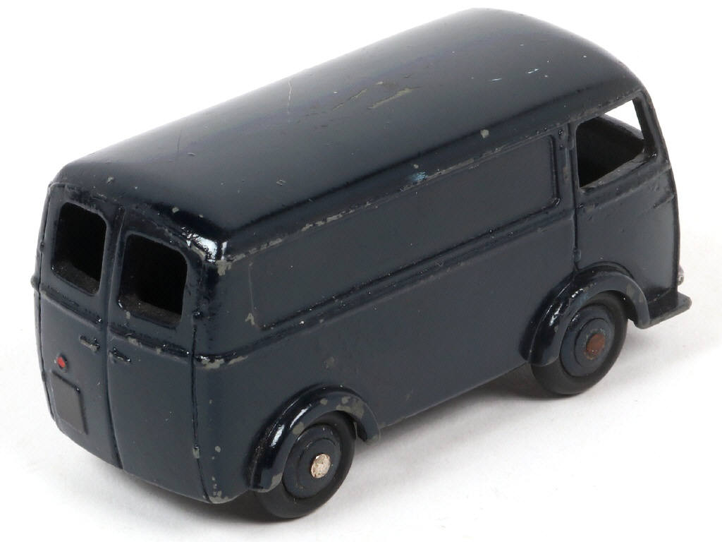 Lot 456 - DINKY TOYS (FRANCE) (1)