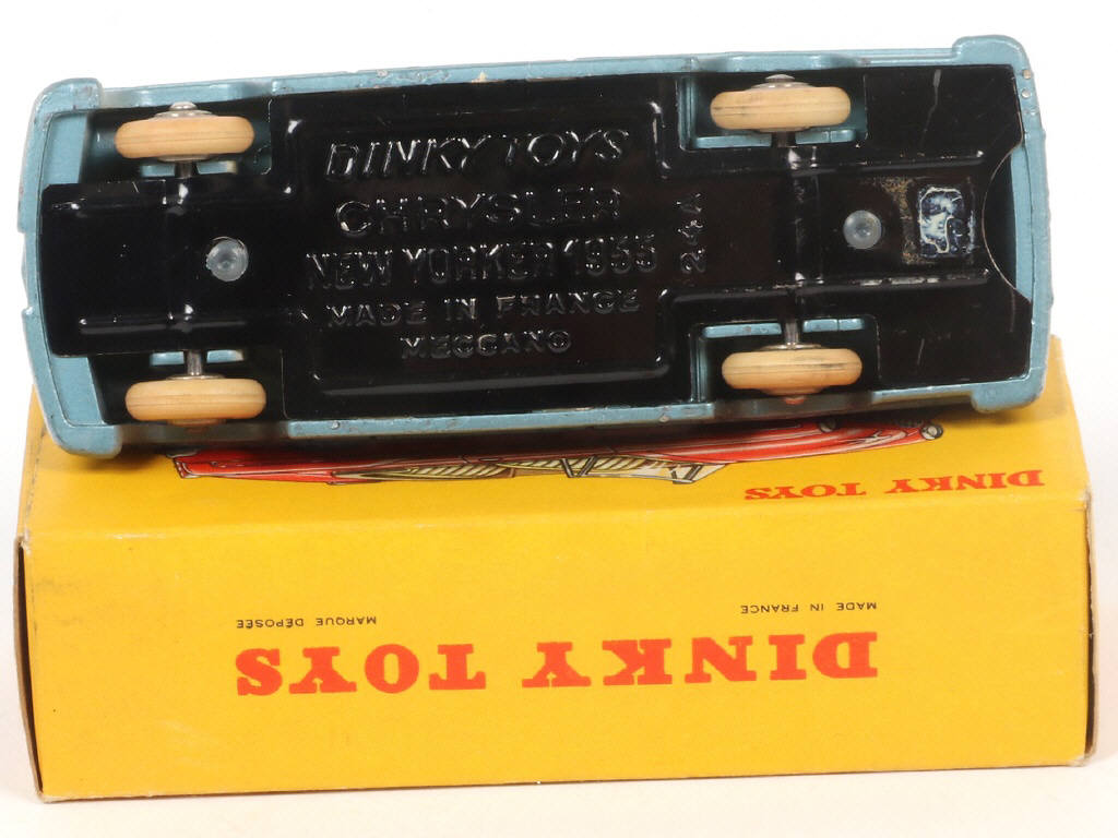 Lot 354 - DINKY TOYS (FRANCE) (1)