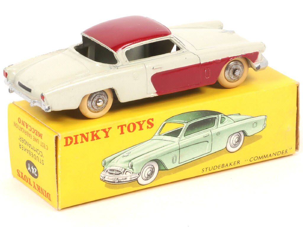 Lot 382 - DINKY TOYS (FRANCE) (1)