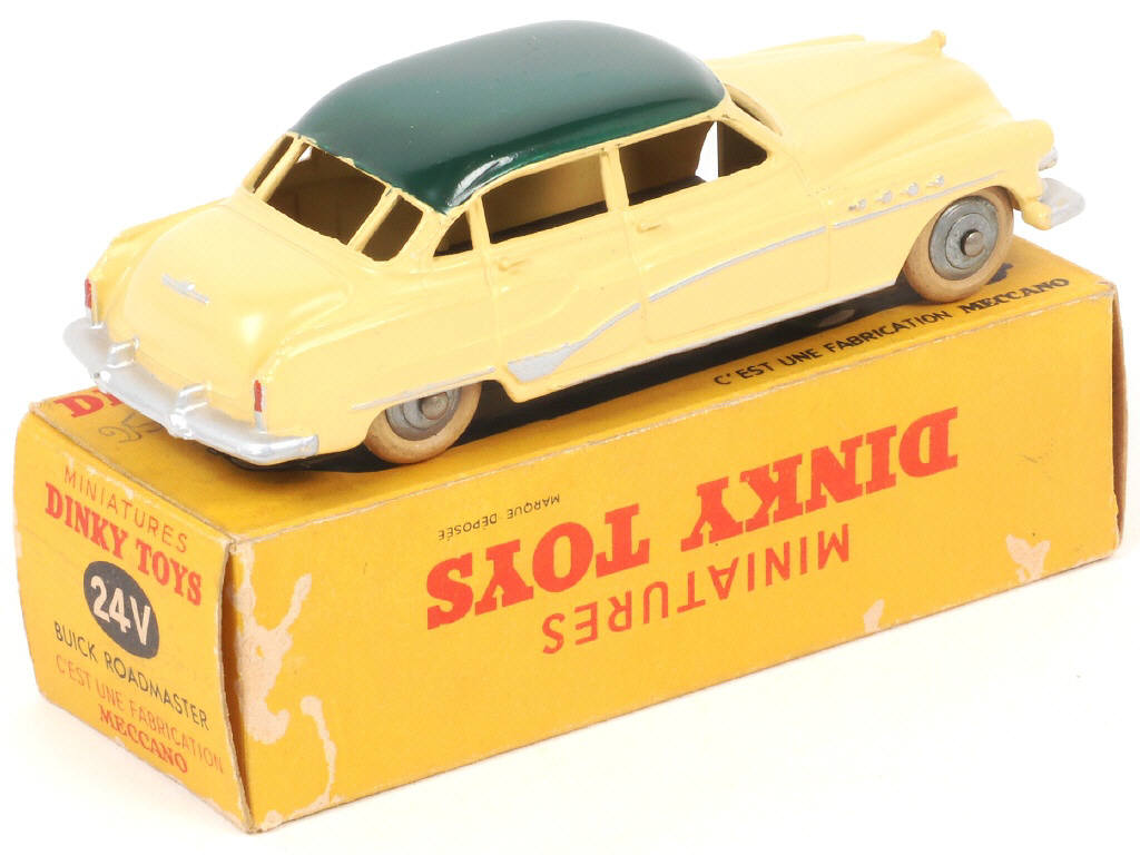 Lot 376 - DINKY TOYS (FRANCE) (1)