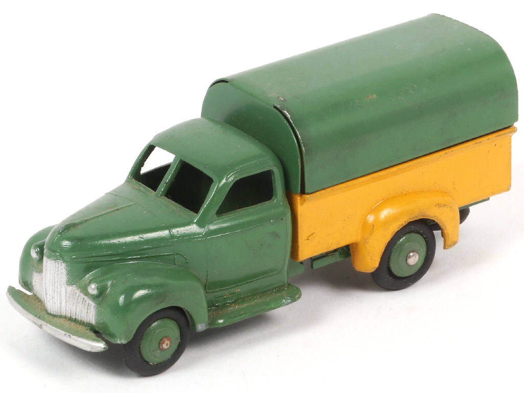 Lot 461 - DINKY TOYS (FRANCE) (1)