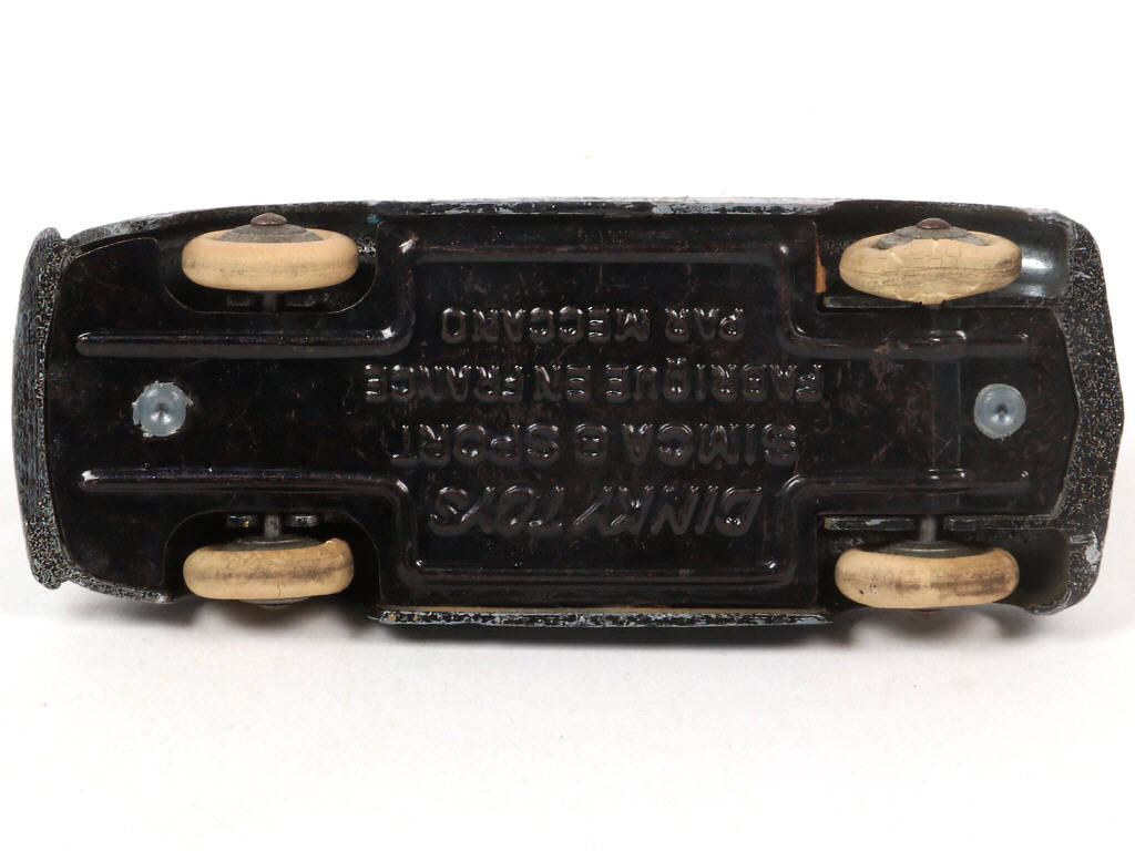 Lot 330 - DINKY TOYS (FRANCE) (1)