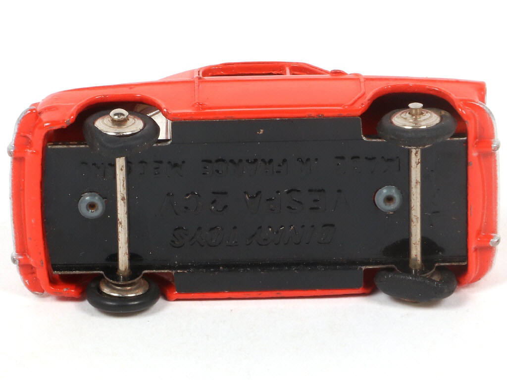 Lot 335 - DINKY TOYS (FRANCE) (1)