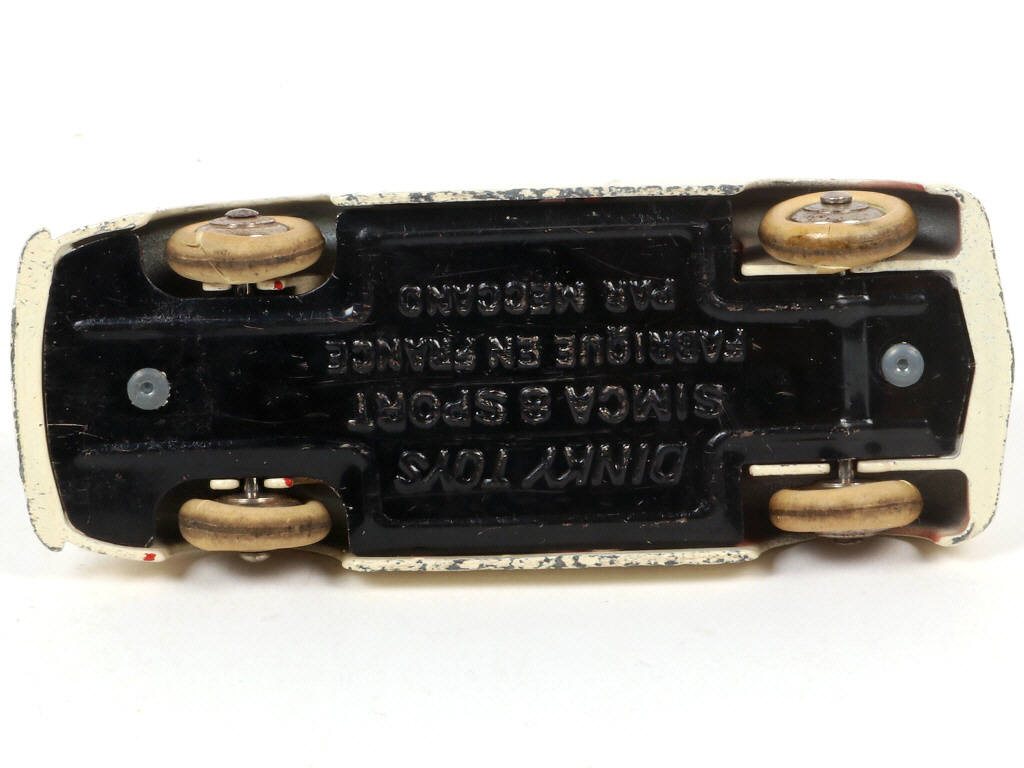 Lot 329 - DINKY TOYS (FRANCE) (1)