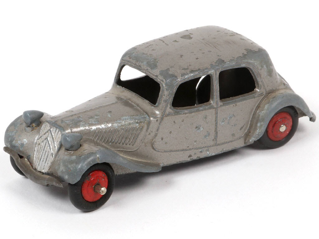 Lot 326 - DINKY TOYS (FRANCE) (1)