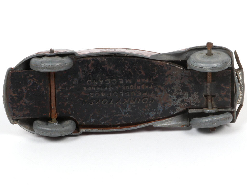 Lot 323 - DINKY TOYS (FRANCE) (1)