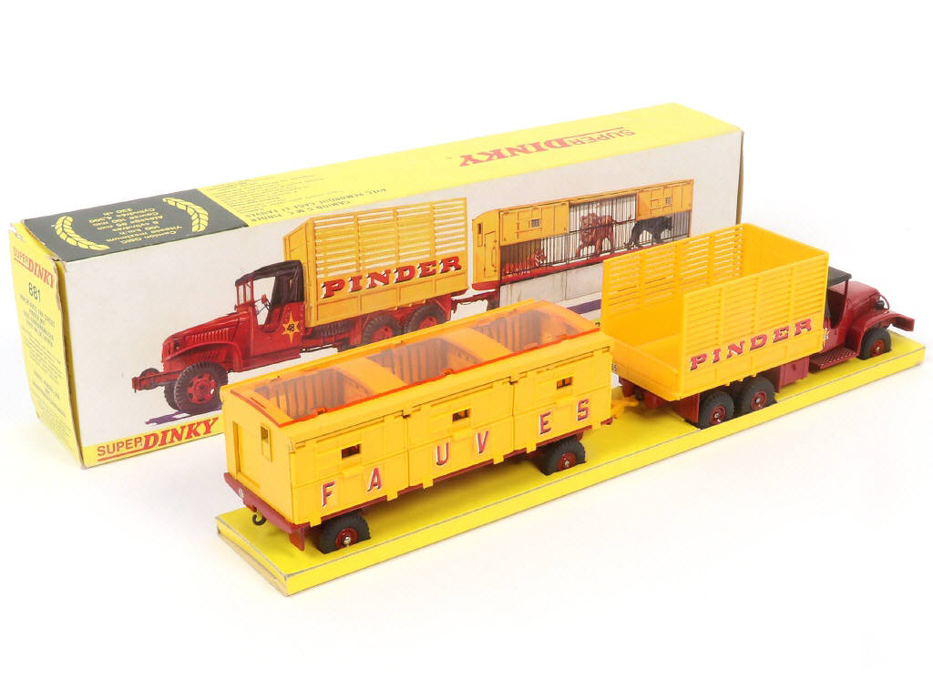 Lot 498 - DINKY TOYS (FRANCE) (1)