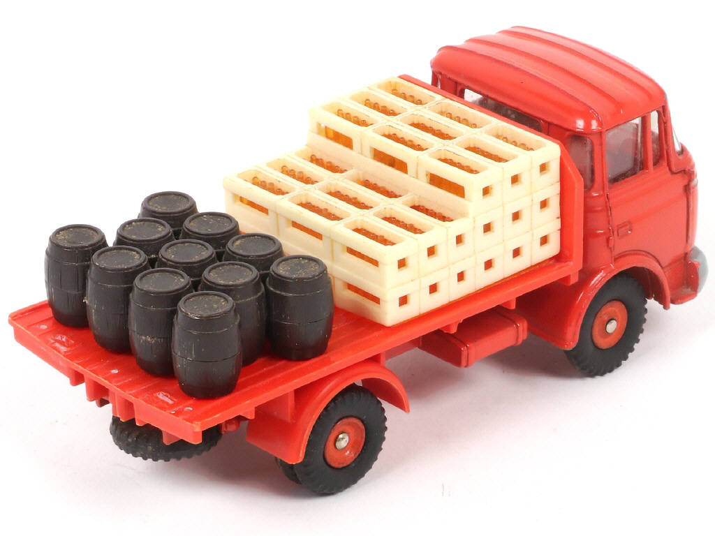 Lot 479 - DINKY TOYS (FRANCE) (1)