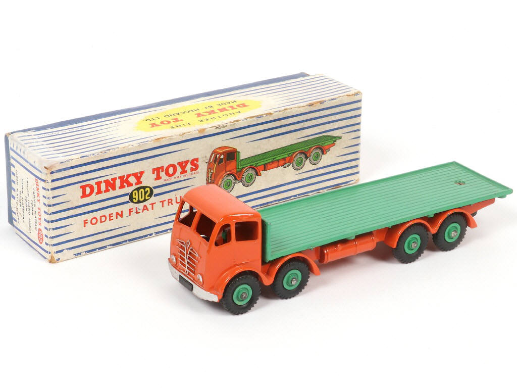 Lot 290 - DINKY TOYS (GB) (1)