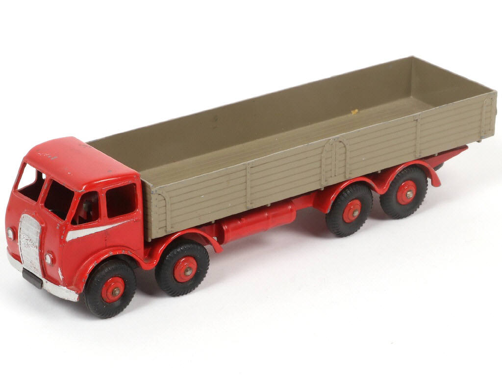 Lot 277 - DINKY TOYS (GB) (1)