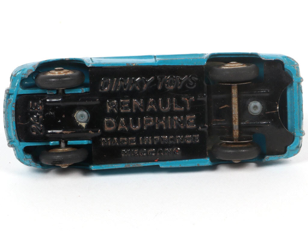 Lot 334 - DINKY TOYS (FRANCE) (1)