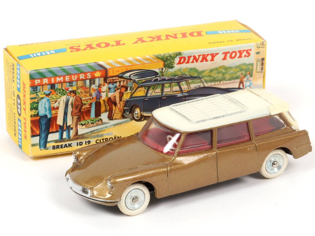 Lot 396 - DINKY TOYS (FRANCE) (1)