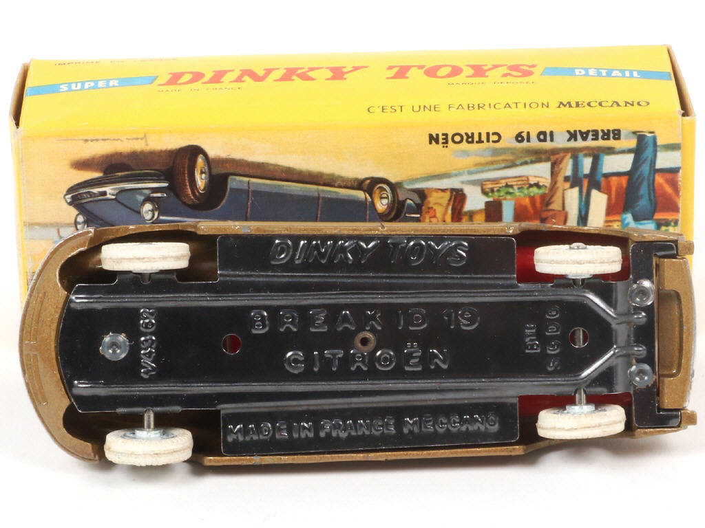 Lot 396 - DINKY TOYS (FRANCE) (1)