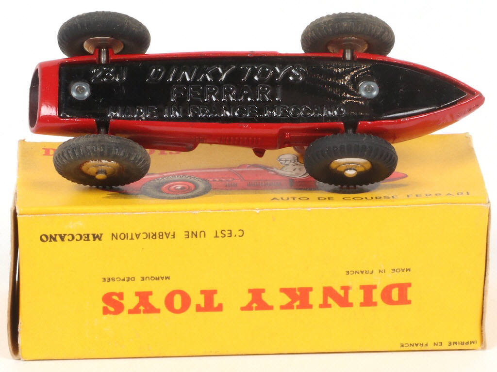 Lot 352 - DINKY TOYS (FRANCE) (1)