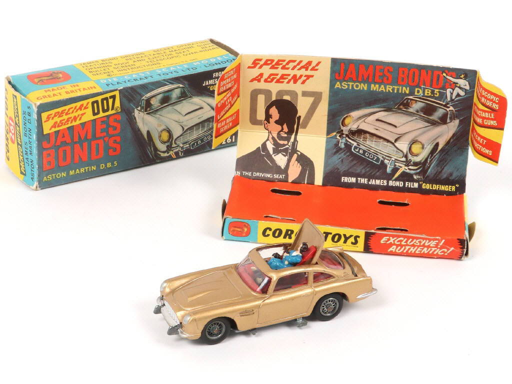 Lot 157 - CORGI TOYS (GB) (1)