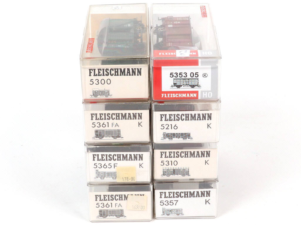 Lot 33 - FLEISCHMANN 'HO' (ALLEMAGNE) (8)