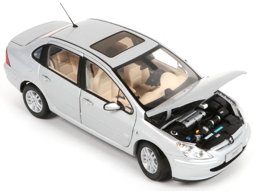 Lot 38 - DIVERS (CHINE) (2)