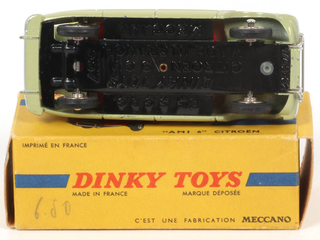 Lot 329 - DINKY TOYS (FRANCE) (1)