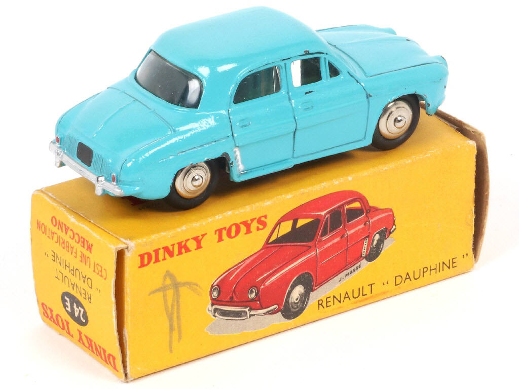 Lot 324 - DINKY TOYS (FRANCE) (1)