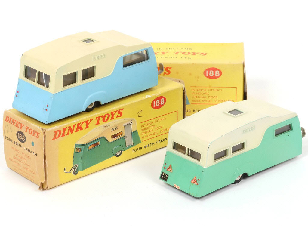 Lot 288 - DINKY TOYS (GB) (2)