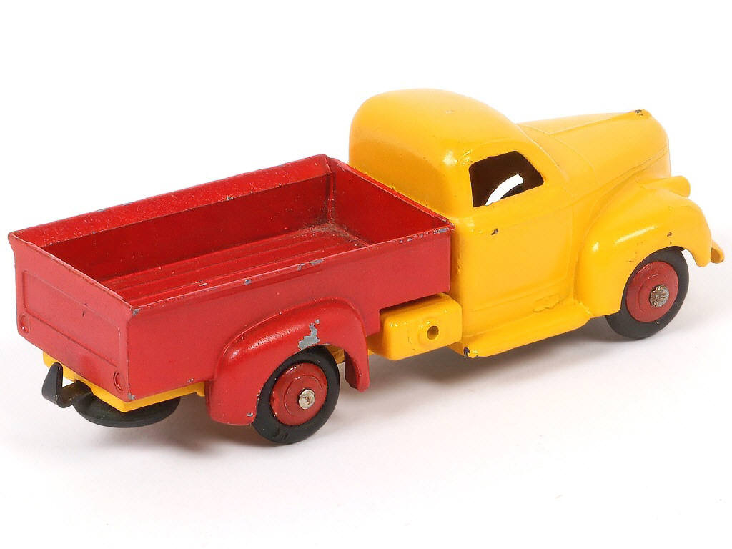 Lot 316 - DINKY TOYS (FRANCE) (1)