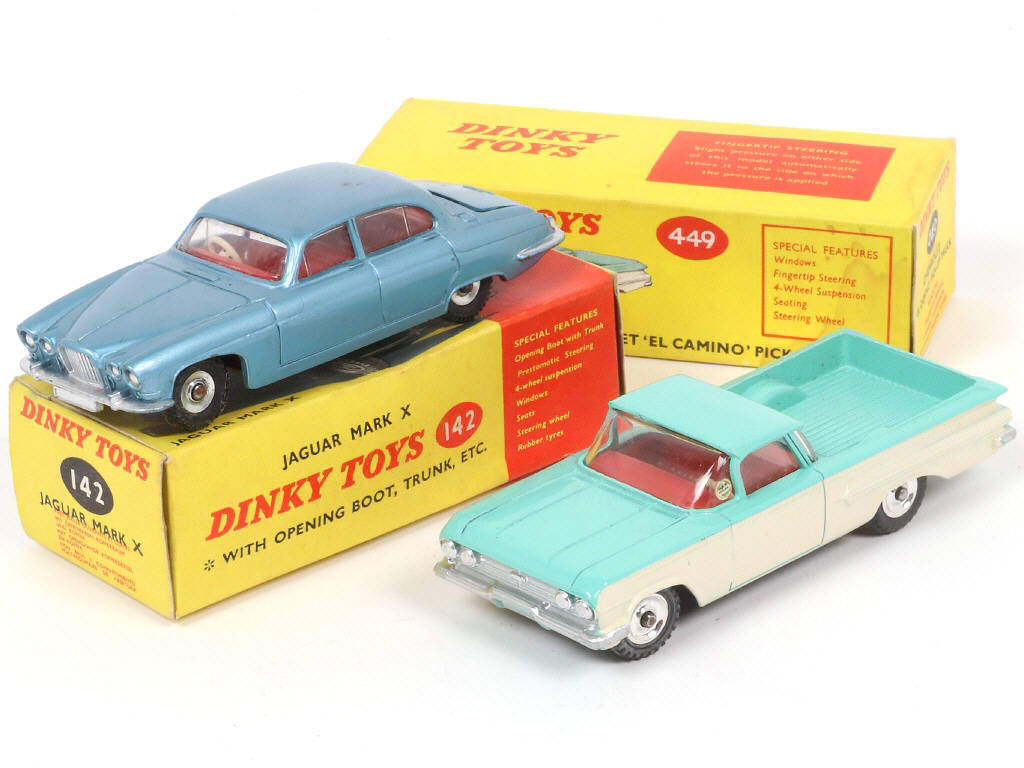 Lot 283 - DINKY TOYS (GB) (2)