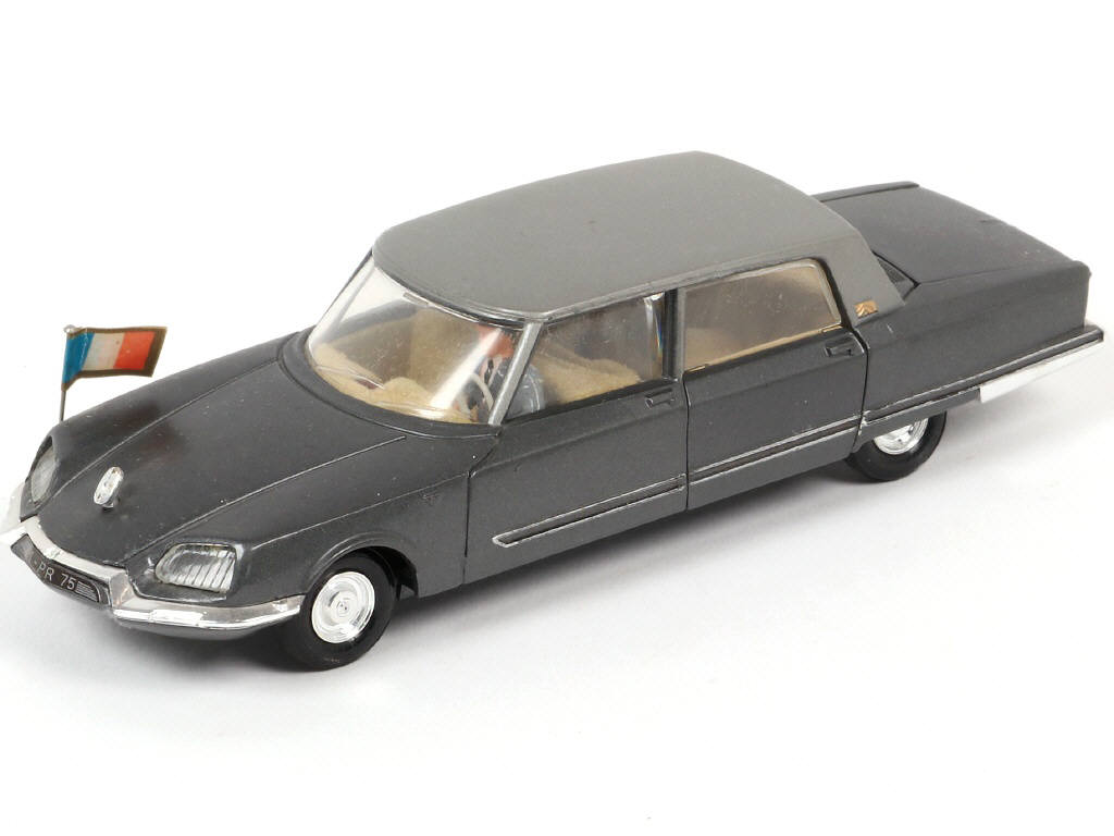 Lot 312 - DINKY TOYS (FRANCE) (1)