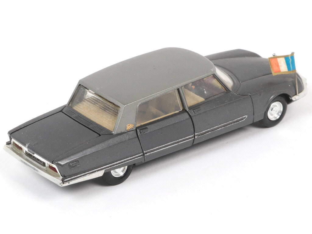 Lot 312 - DINKY TOYS (FRANCE) (1)