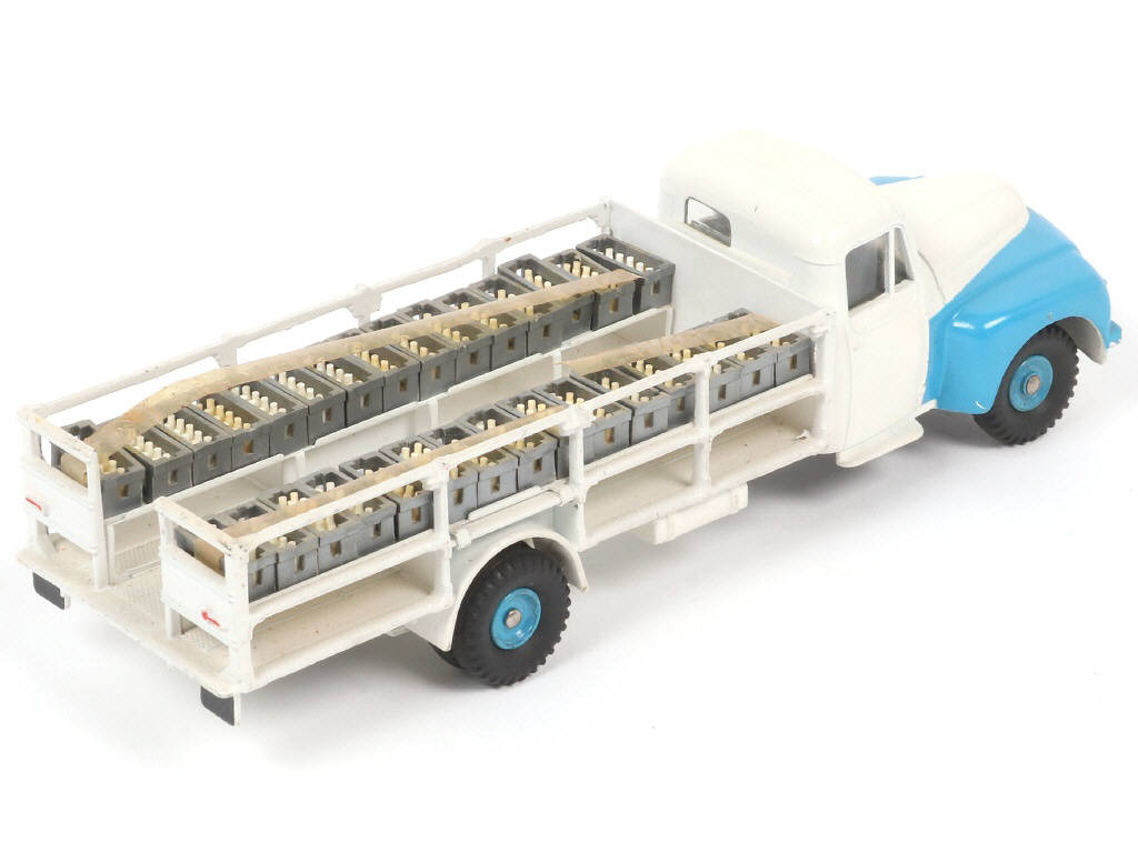 Lot 317 - DINKY TOYS (FRANCE) (1)