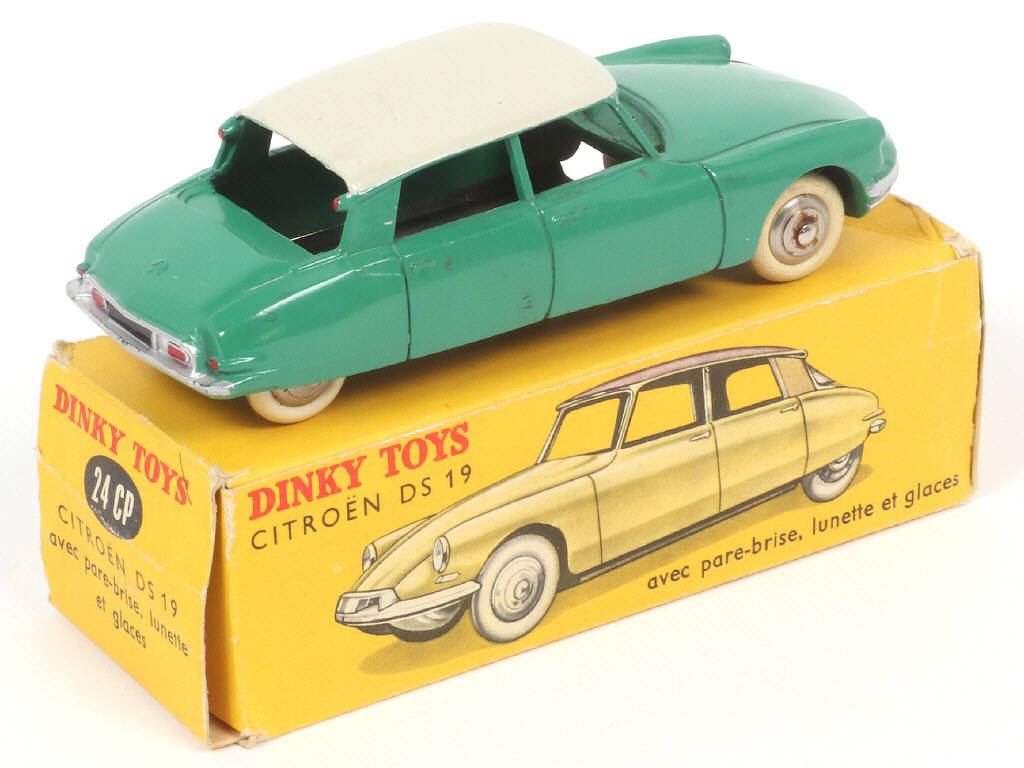 Lot 326 - DINKY TOYS (FRANCE) (1)