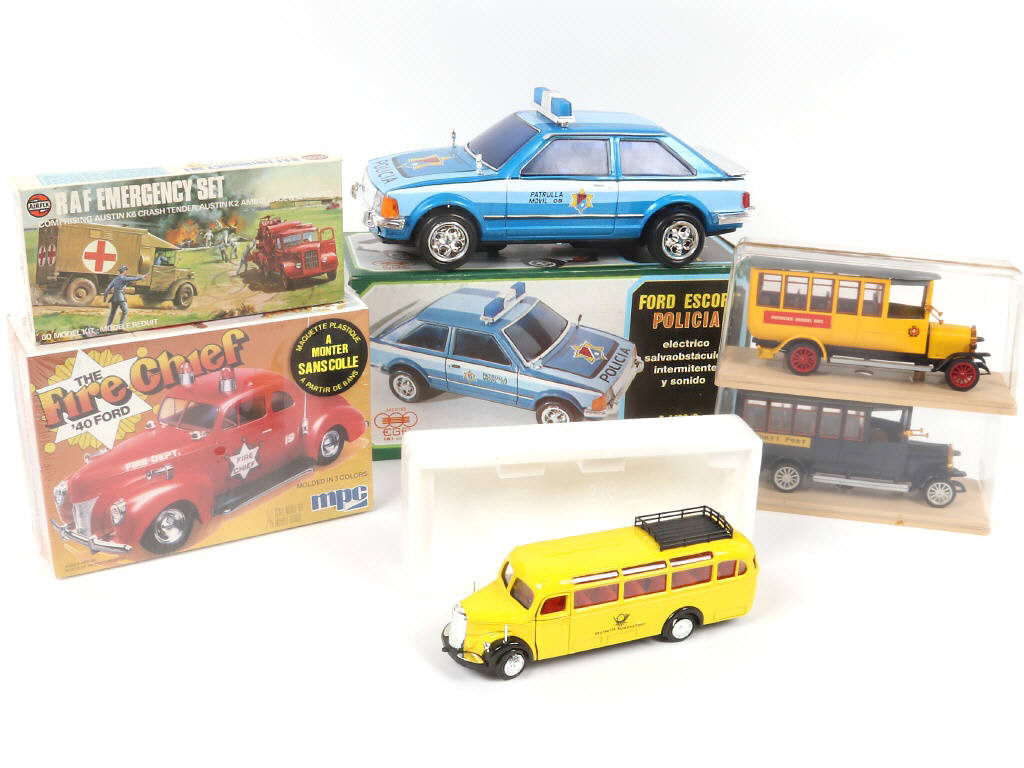 Lot 149 - DIVERS (6)