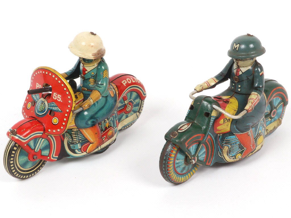 Lot 27 - DIVERS (JAPON) (1)