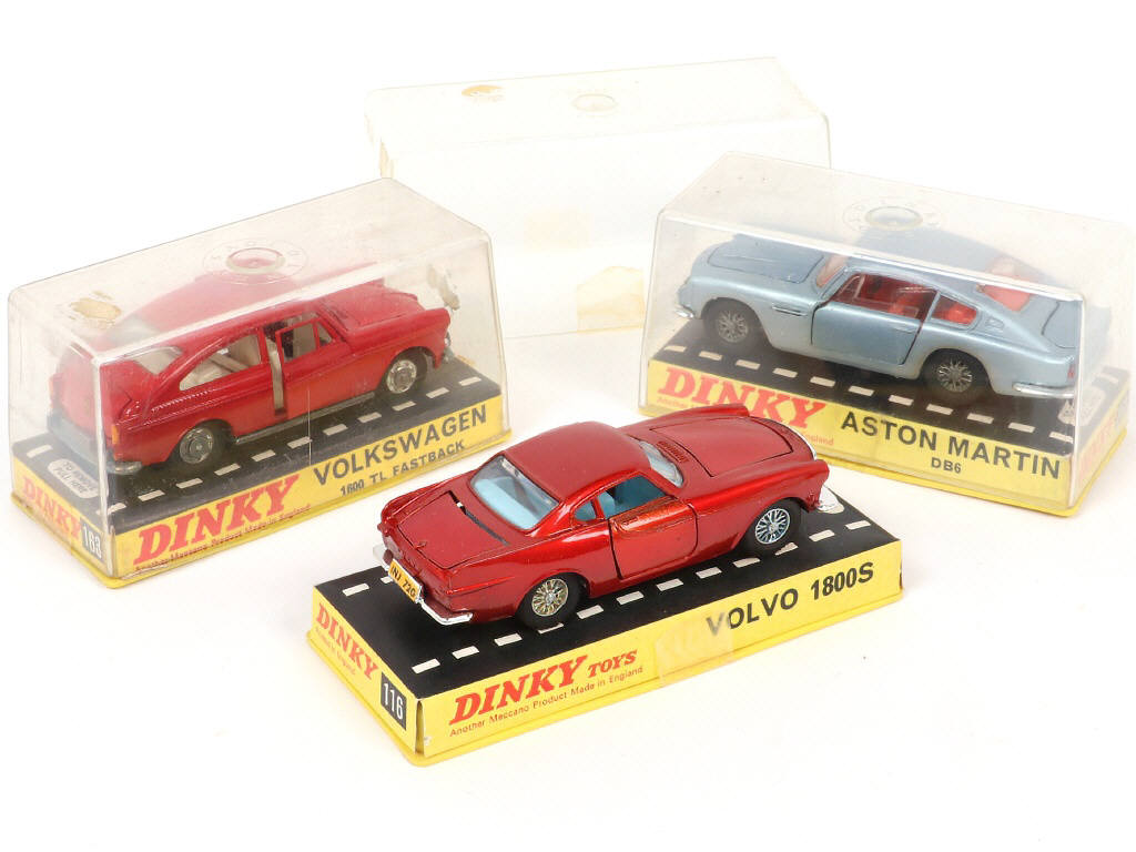 Lot 270 - DINKY TOYS (GB) (3)