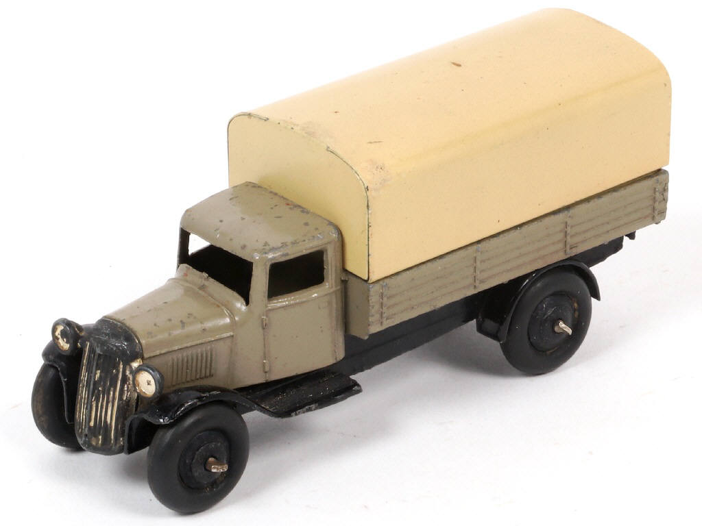 Lot 202 - DINKY TOYS (GB) (1)