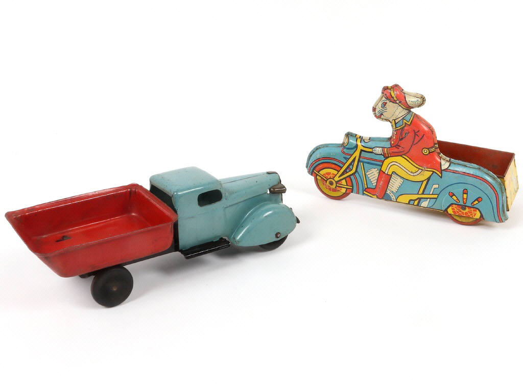 Lot 106 - DIVERS (USA) (2)