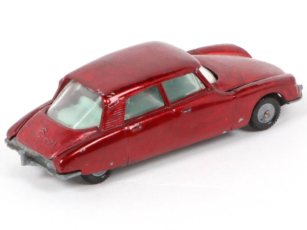 Lot 35 - MAJORETTE (FRANCE) (1)