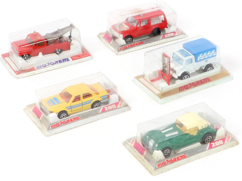 Lot 235 - MAJORETTE (FRANCE) (5)