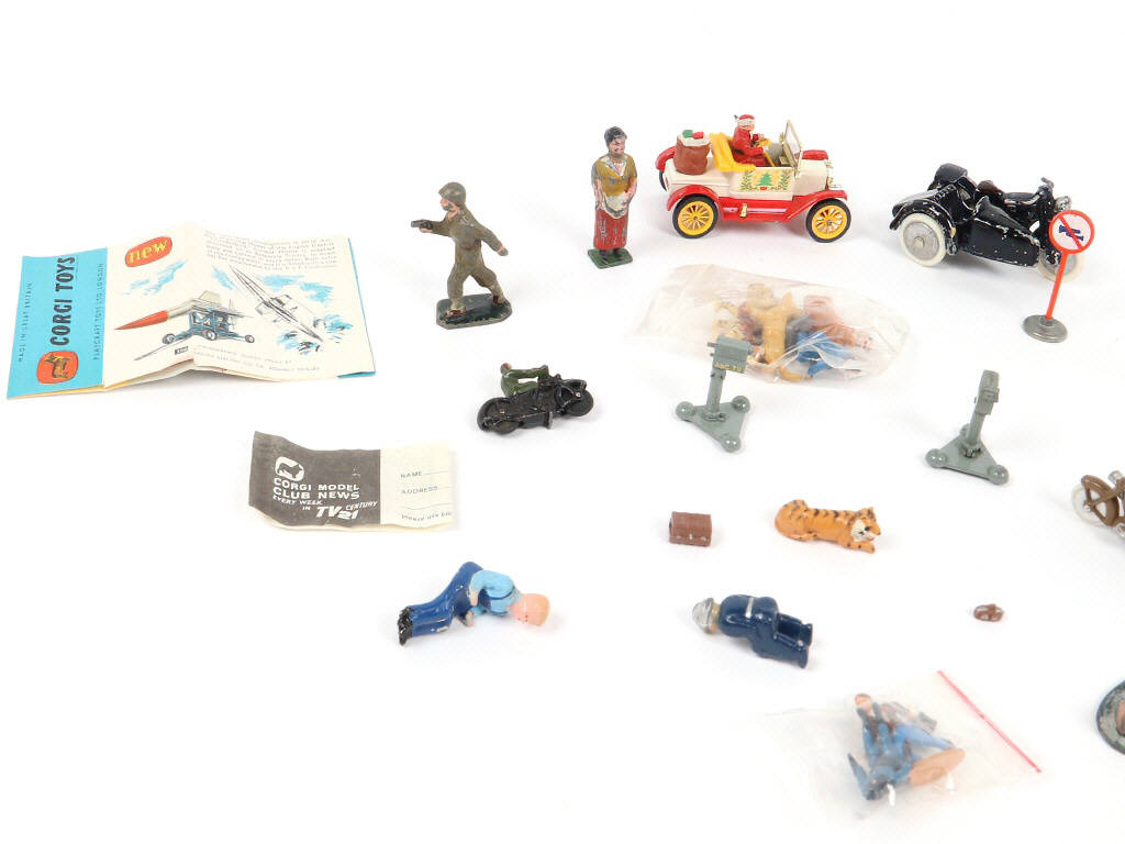 Lot 110 - DIVERS (15)