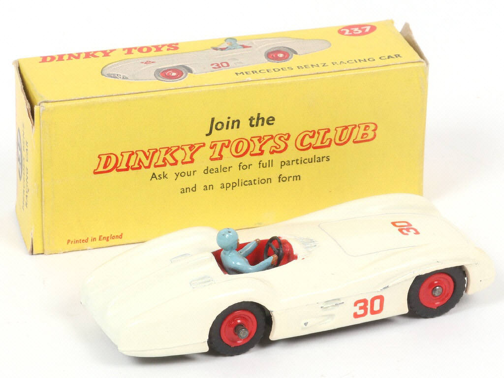 Lot 162 - DINKY TOYS (GB) (1)