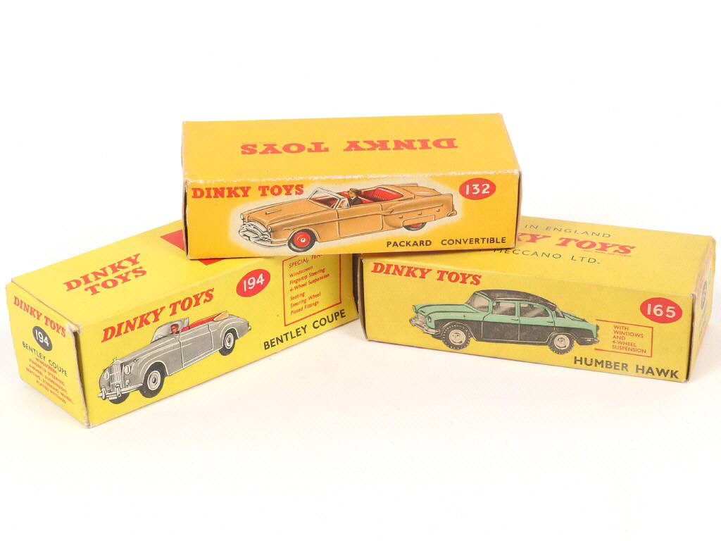 Lot 155 - DINKY TOYS (GB) (3)