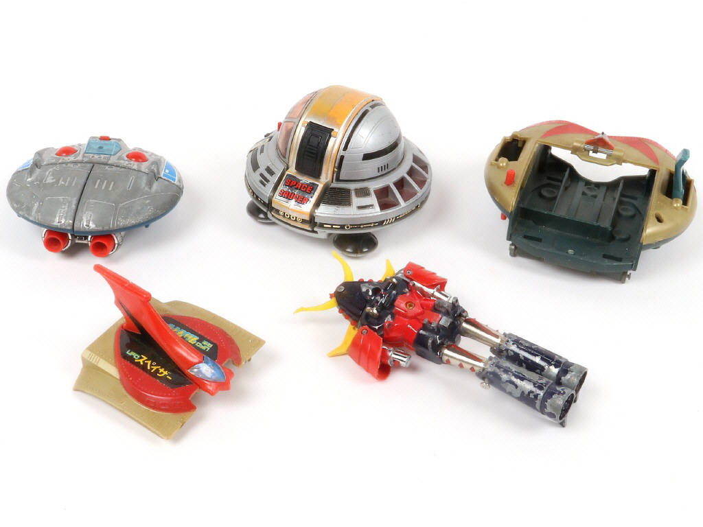 Lot 7 - DIVERS (4)