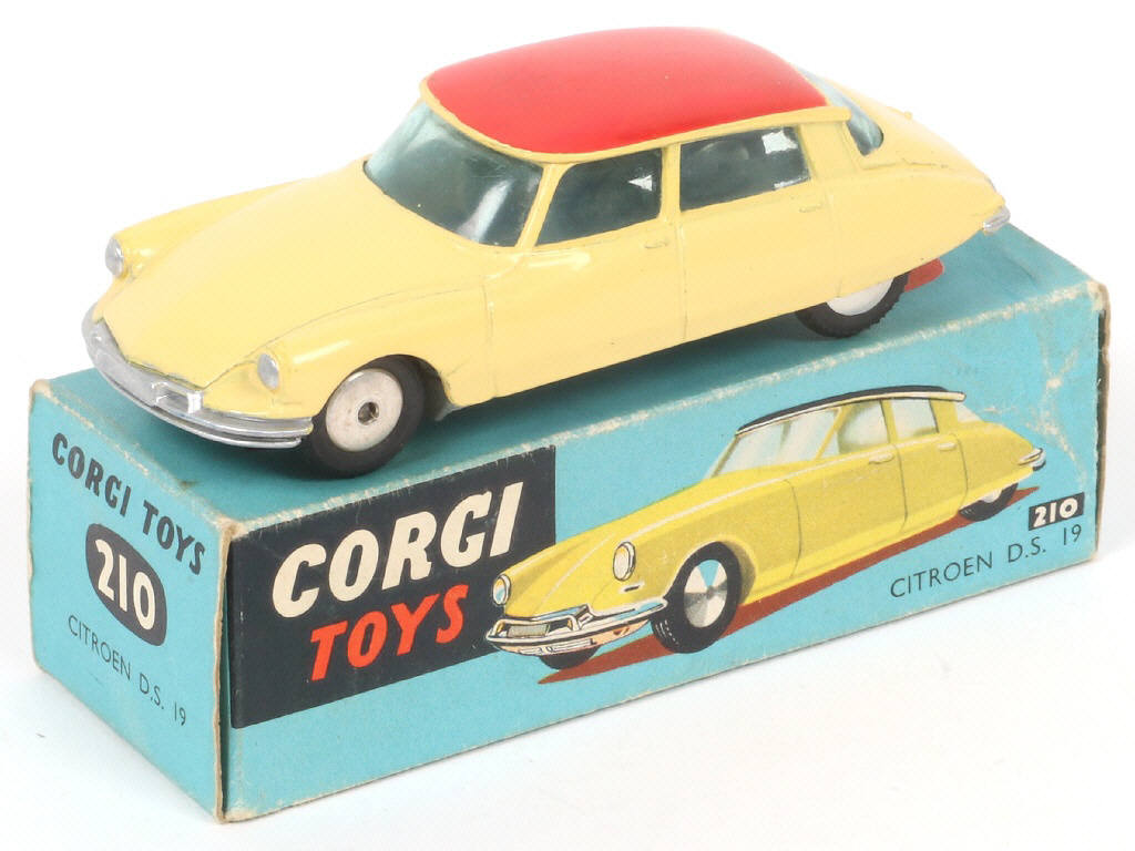 Lot 152 - CORGI TOYS (GB) (1)