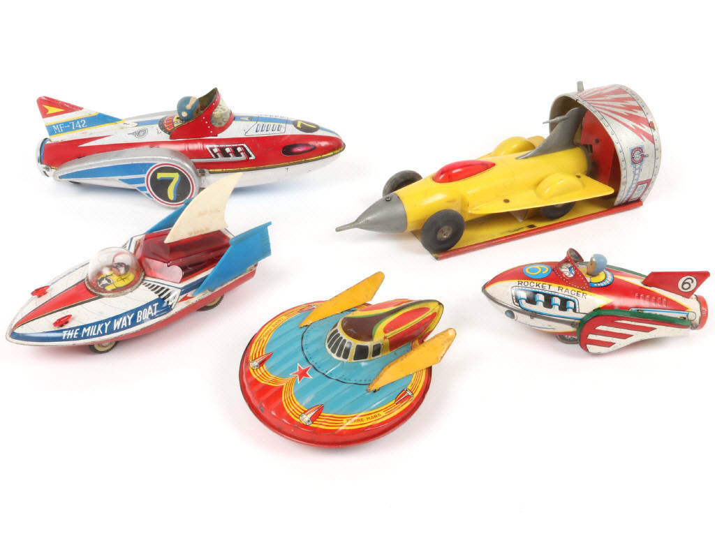 Lot 60 - DIVERS (5)