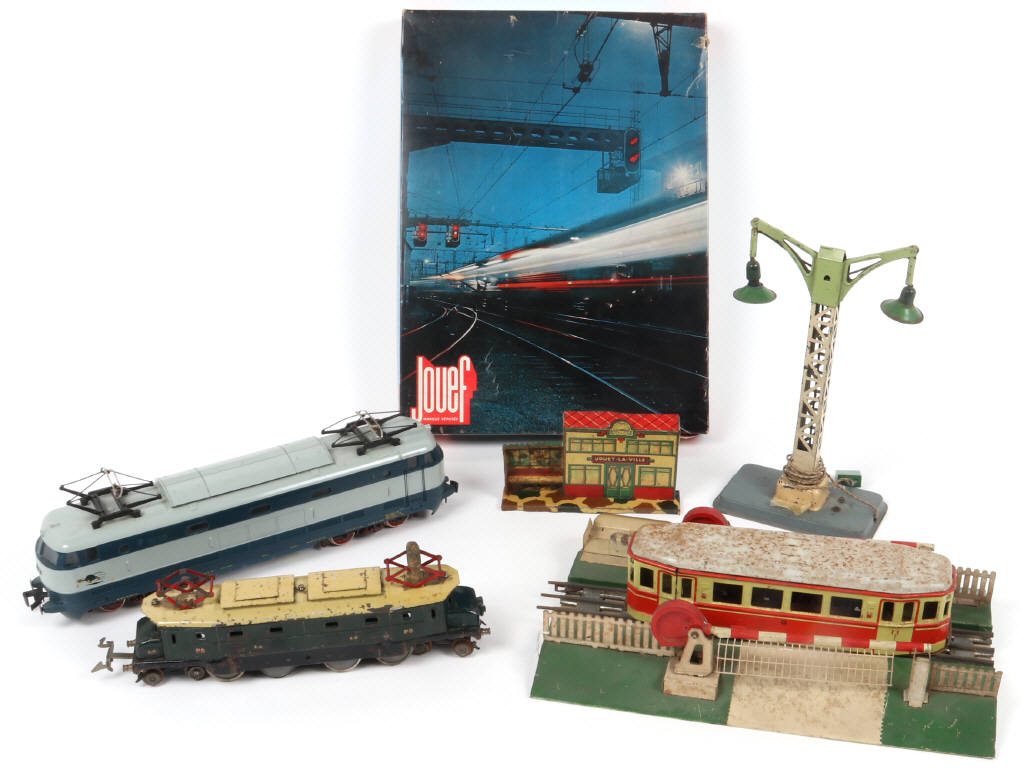 Lot 57 - DIVERS (6)
