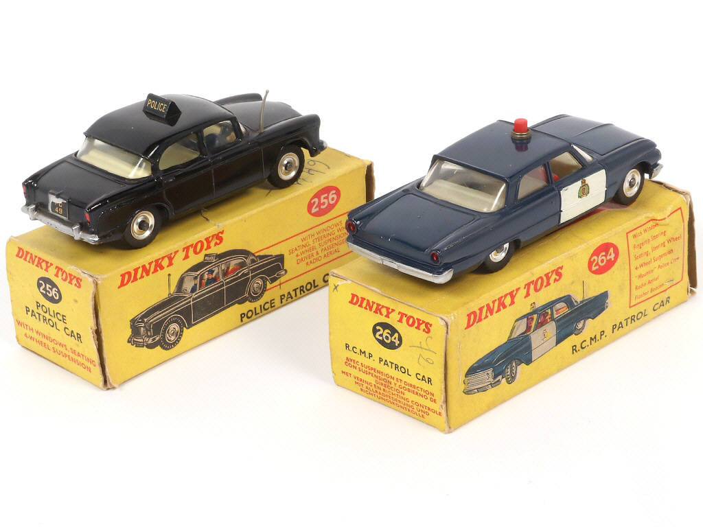 Lot 251 - DINKY TOYS (GB) (2)