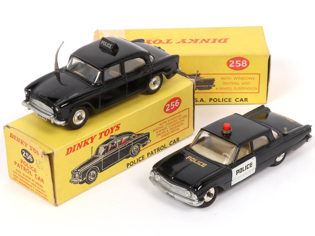 Lot 250 - DINKY TOYS (GB) (2)