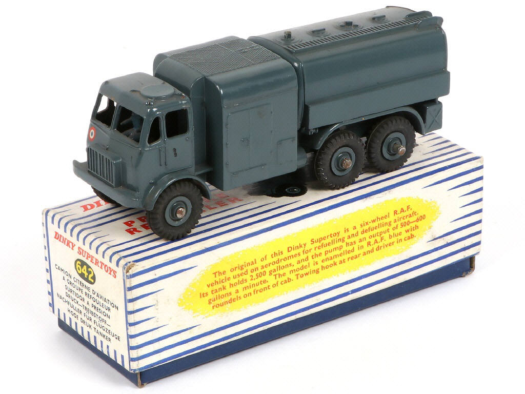 Lot 244 - DINKY TOYS (GB) (1)