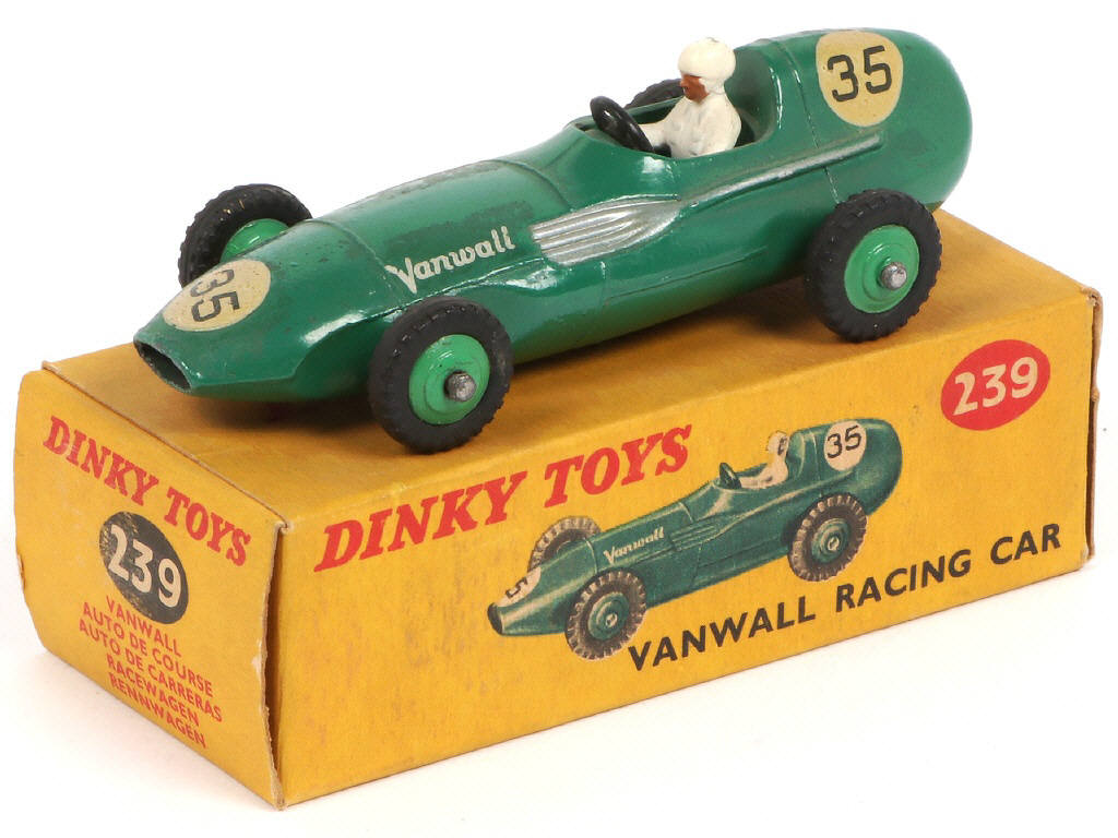 Lot 233 - DINKY TOYS (GB) (1)