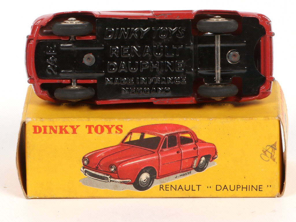 Lot 264 - DINKY TOYS (FRANCE) (1)