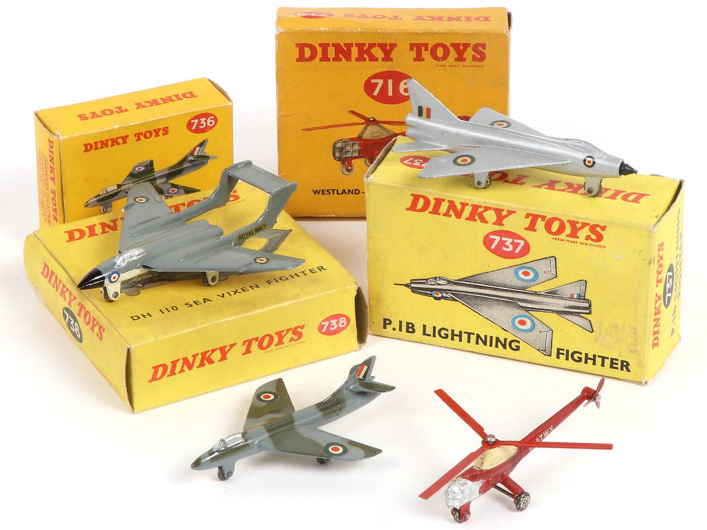 Lot 255 - DINKY TOYS (GB) (4)